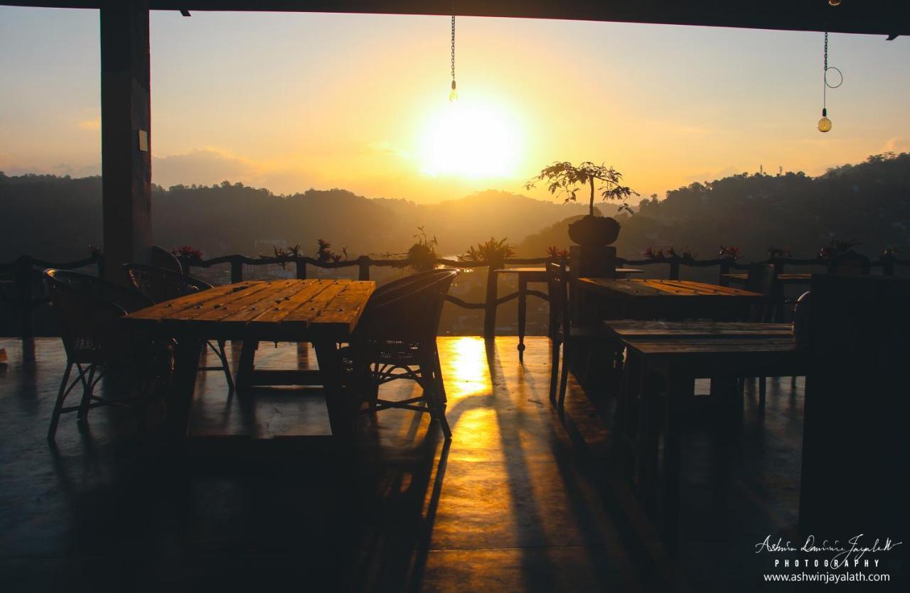 Square Peg Bed & Breakfast Kandy Ngoại thất bức ảnh